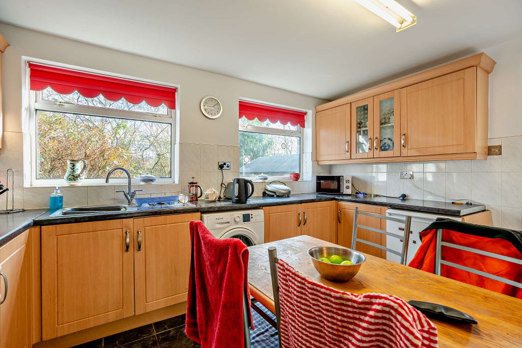 Property photo 3 of 24