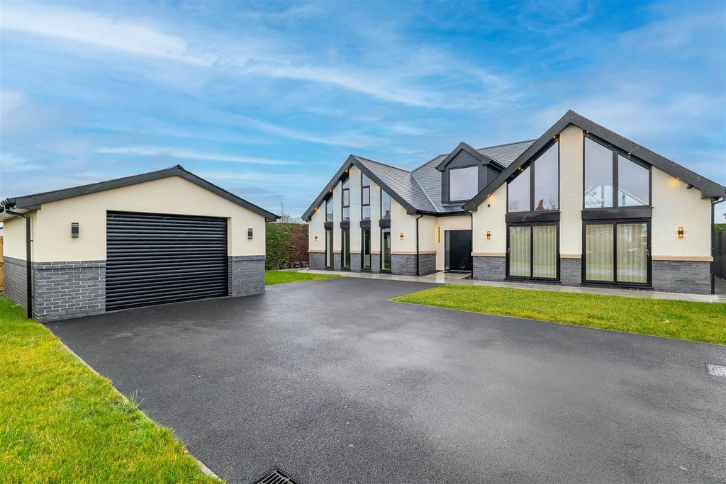 Property photo 1 of 48 Front External