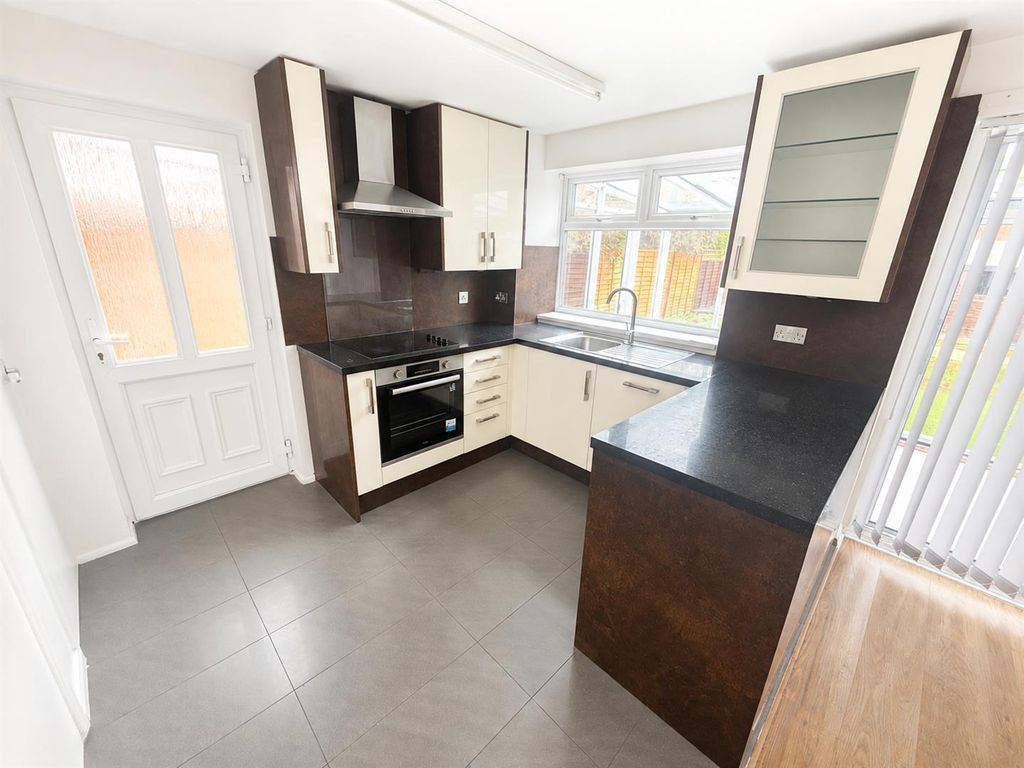 Property photo 2 of 11 Kitchen New.Png