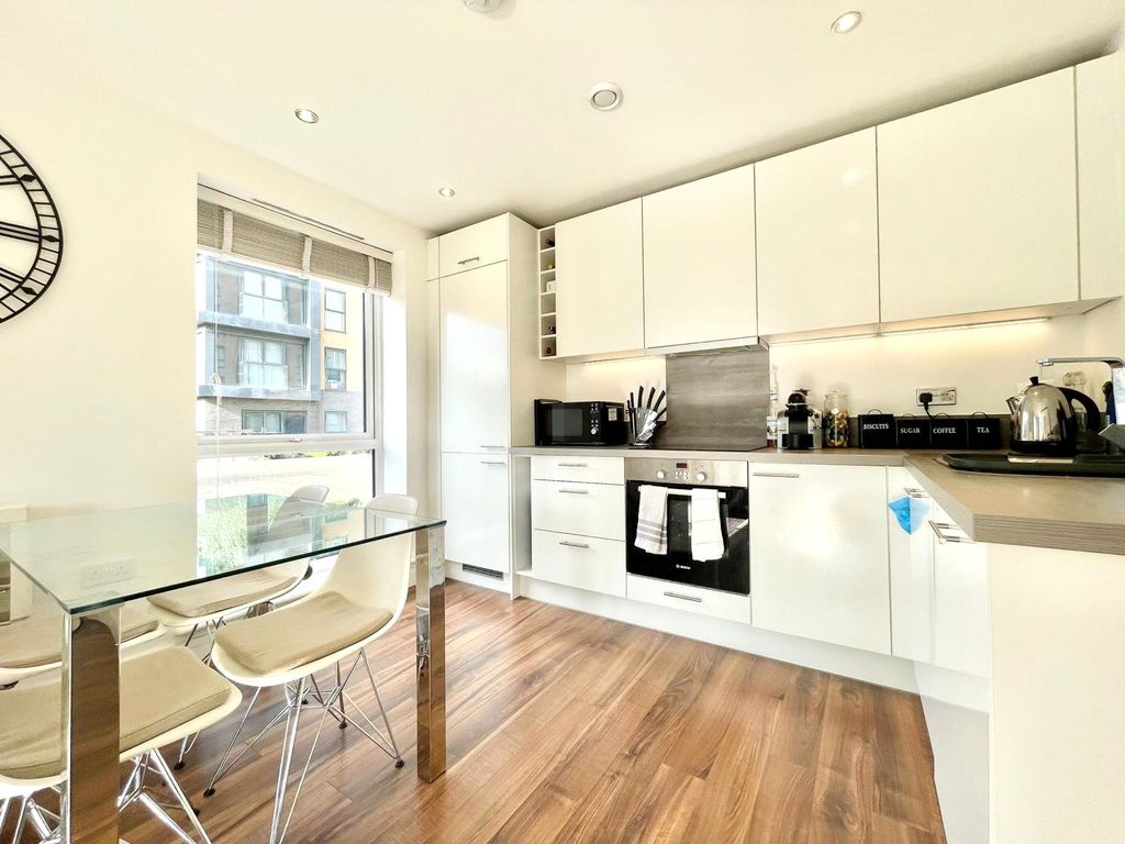Property photo 3 of 9 Kitchen