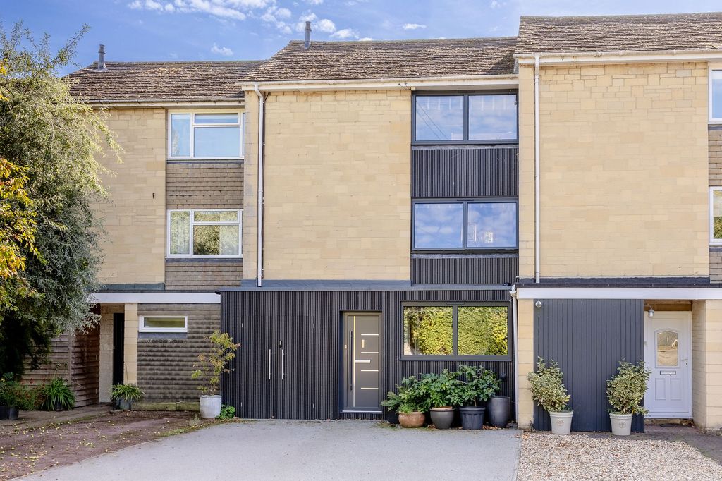 Property photo 1 of 30