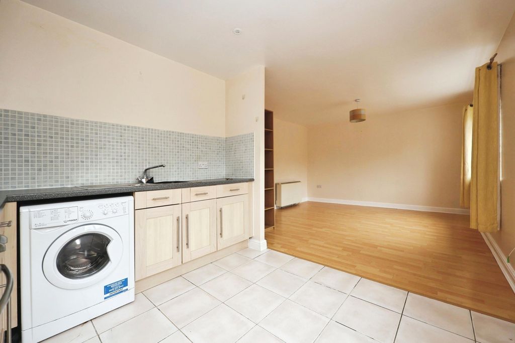 Property photo 2 of 10 5706321
