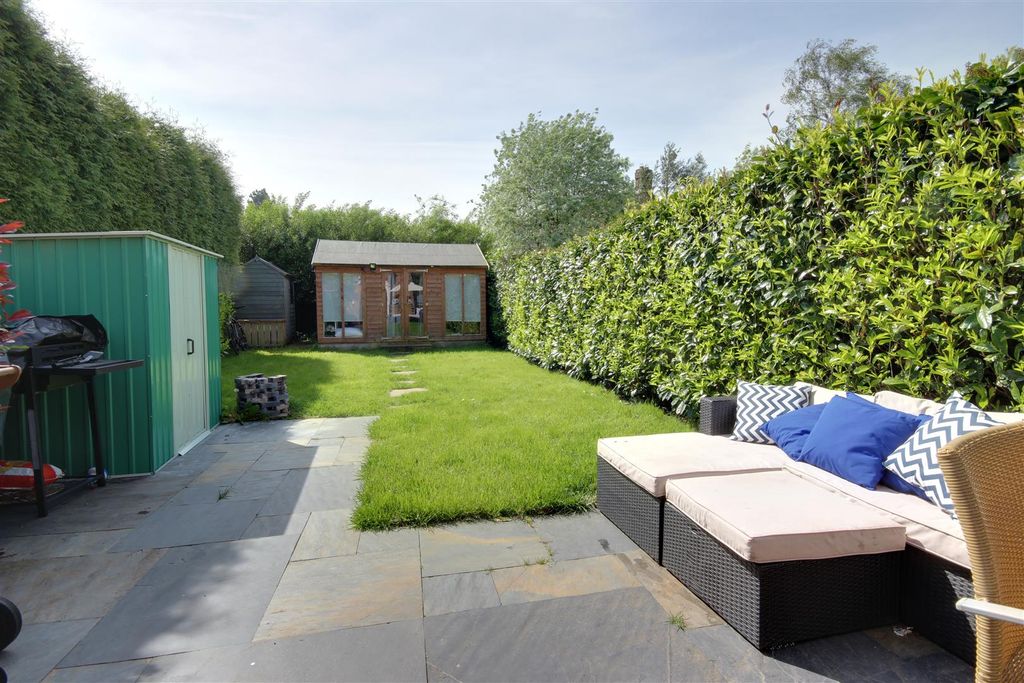 Property photo 3 of 17 Outside