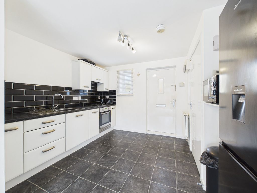 Property photo 3 of 13 4917258