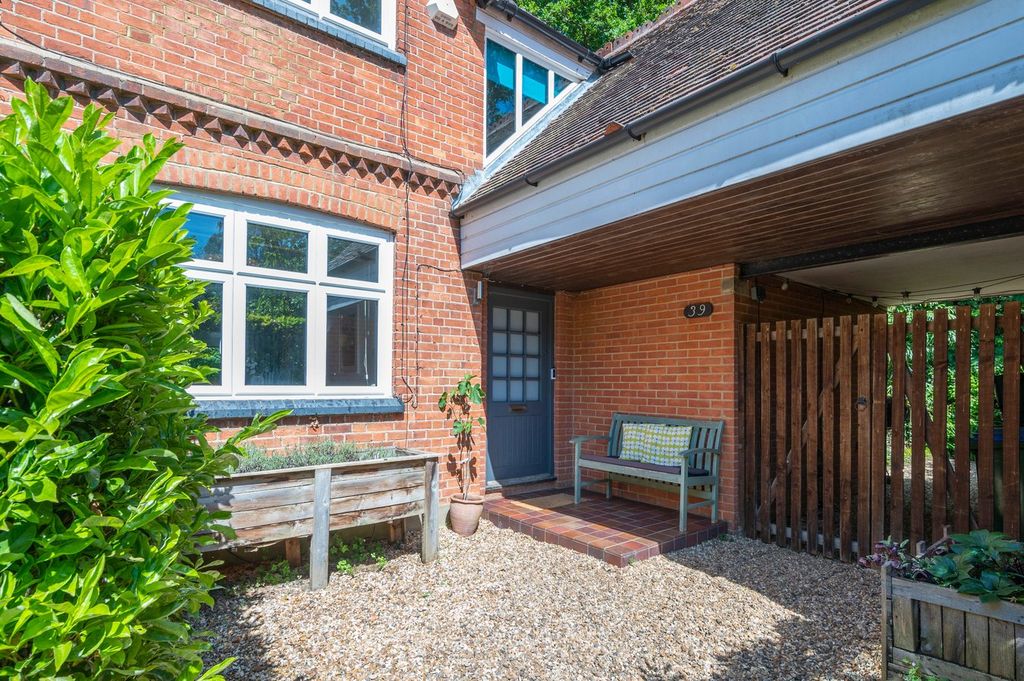 Property photo 3 of 27