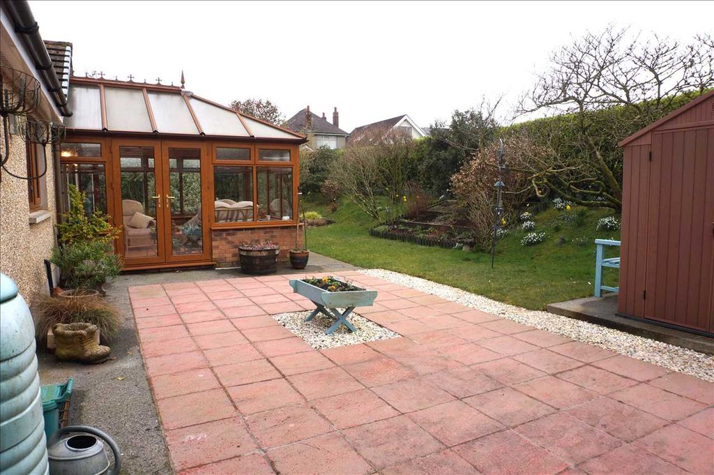 Property photo 2 of 28
