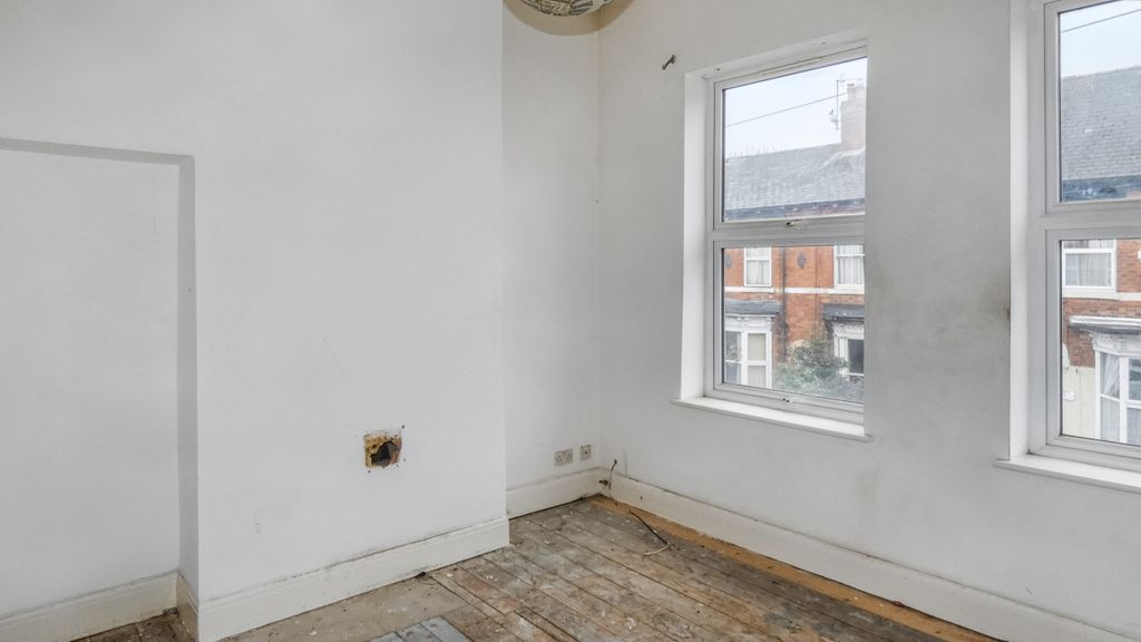 Property photo 2 of 14 Flat 2, 22 Morpeth Street, Springbank, Hull, Hu3 1Rg