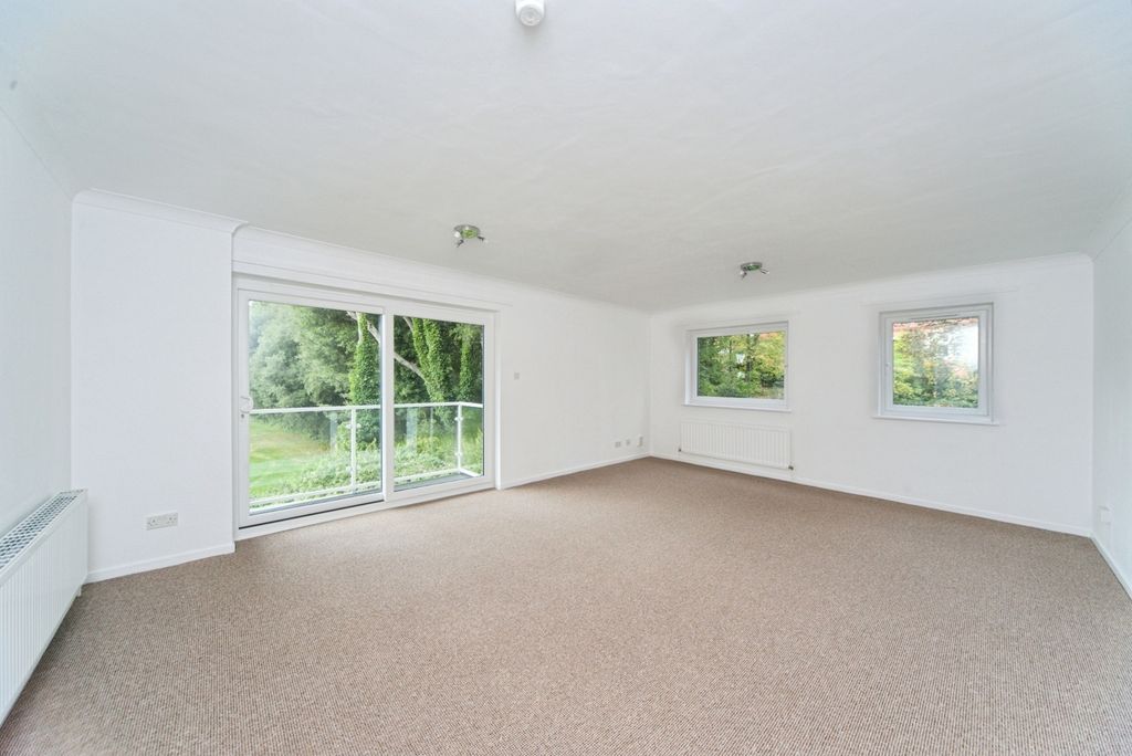 Property photo 2 of 19 Photo