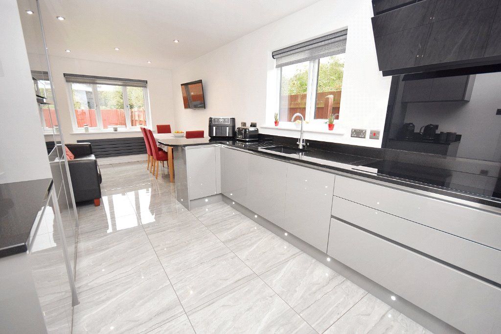 Property photo 3 of 25 Picture No. 22