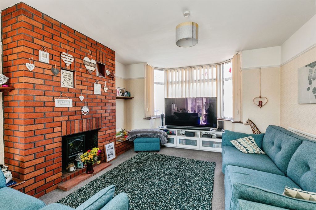 Property photo 2 of 14