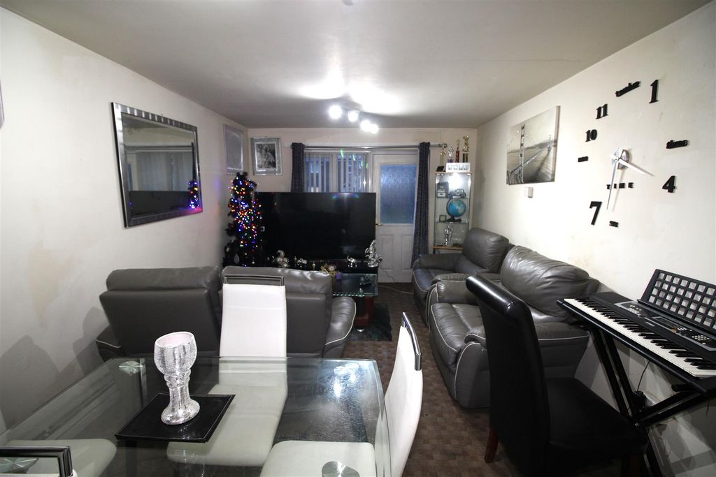 Property photo 3 of 10 Living Room 2.Jpg