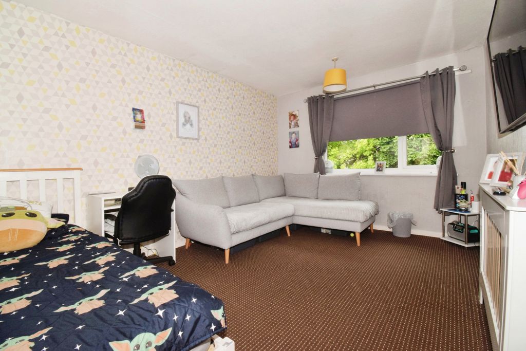 Property photo 2 of 17 Lounge