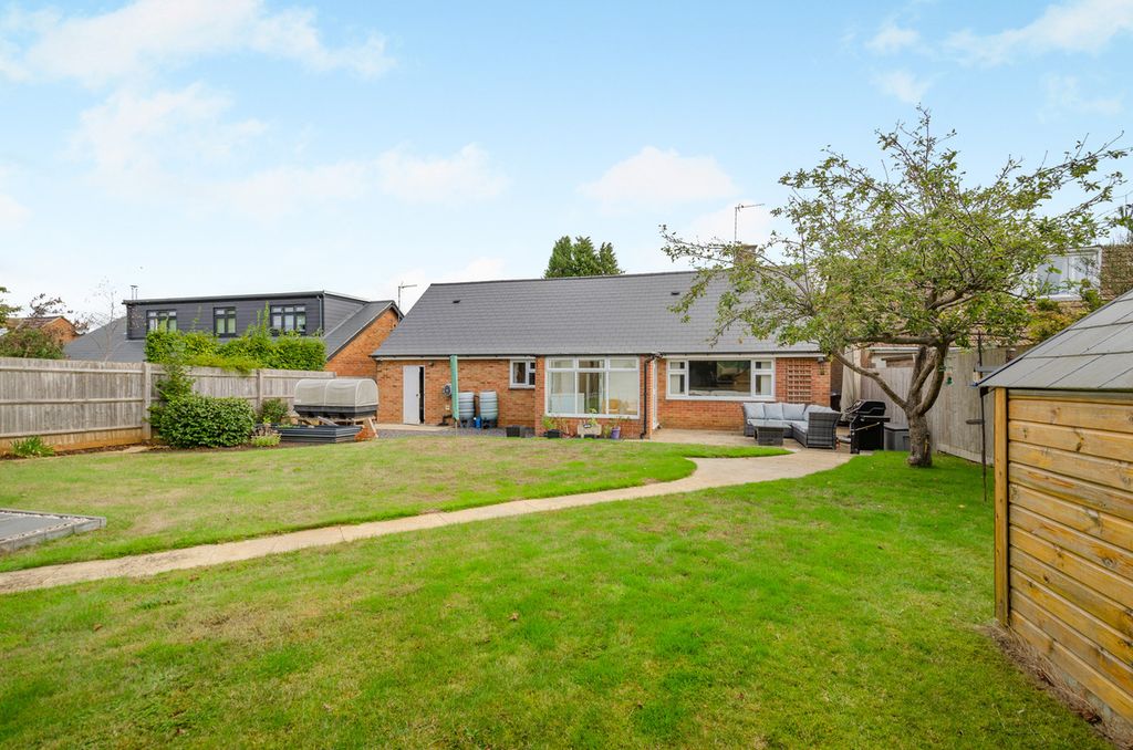 Property photo 2 of 28