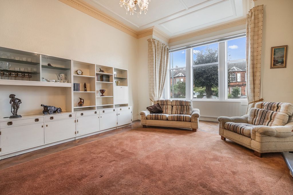 Property photo 2 of 33