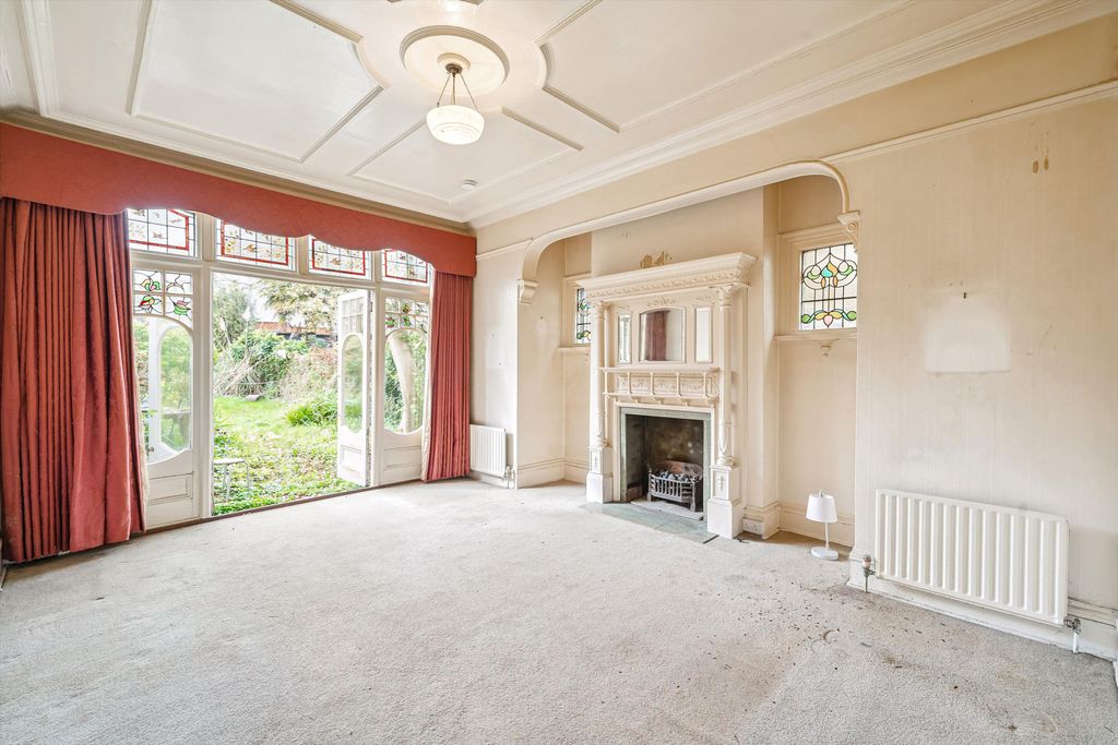 Property photo 2 of 11 Image