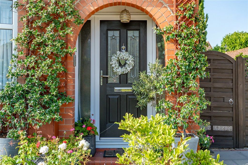 Property photo 1 of 26 Front Doot