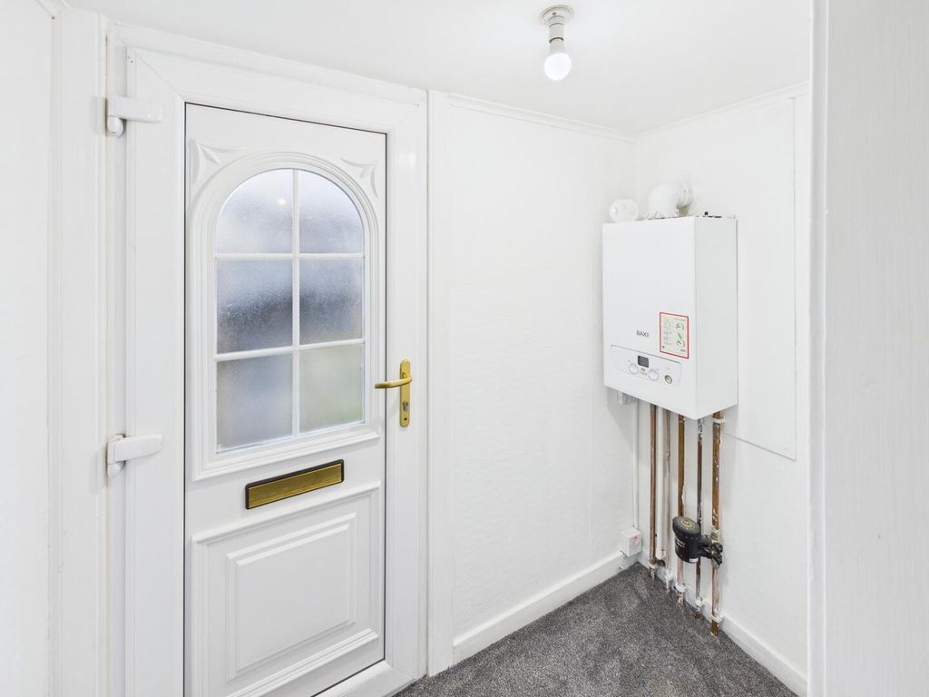 Property photo 2 of 22 Vestibule