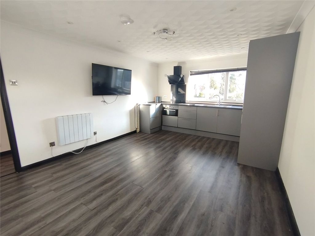 Property photo 3 of 7 Picture No. 06