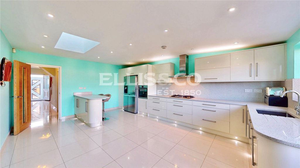 Property photo 2 of 17 Picture No. 43