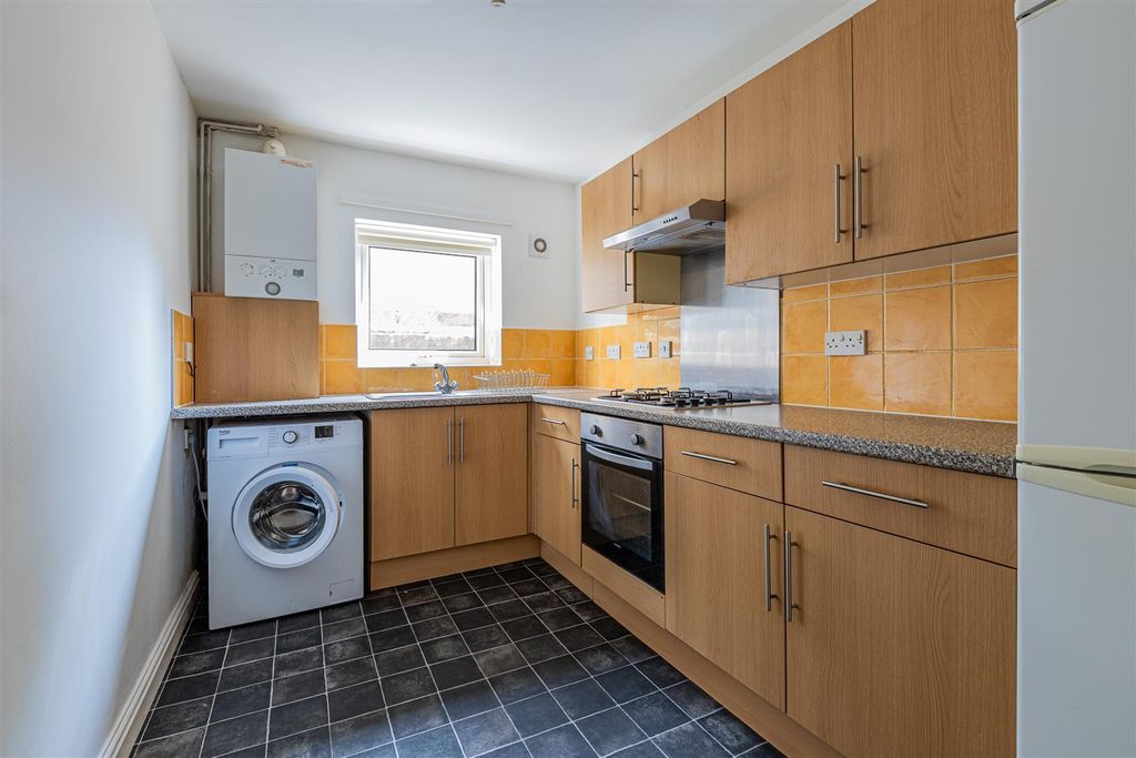 Property photo 3 of 8 Kitchen.Jpg