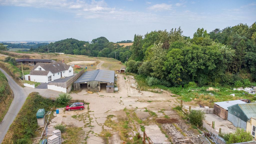 Property photo 2 of 13