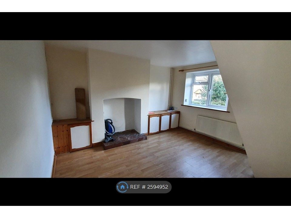 Property photo 2 of 13 Front Room