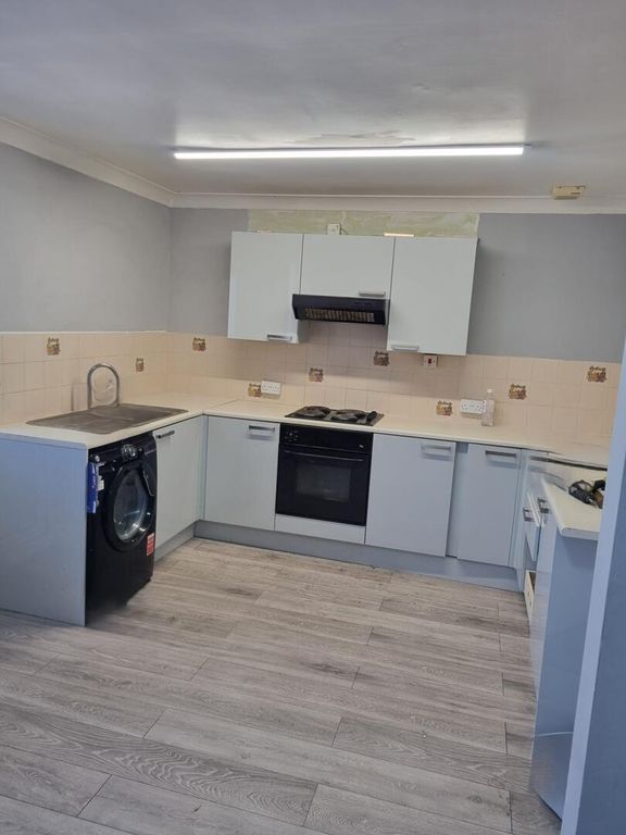 Property photo 1 of 5 Kitchen