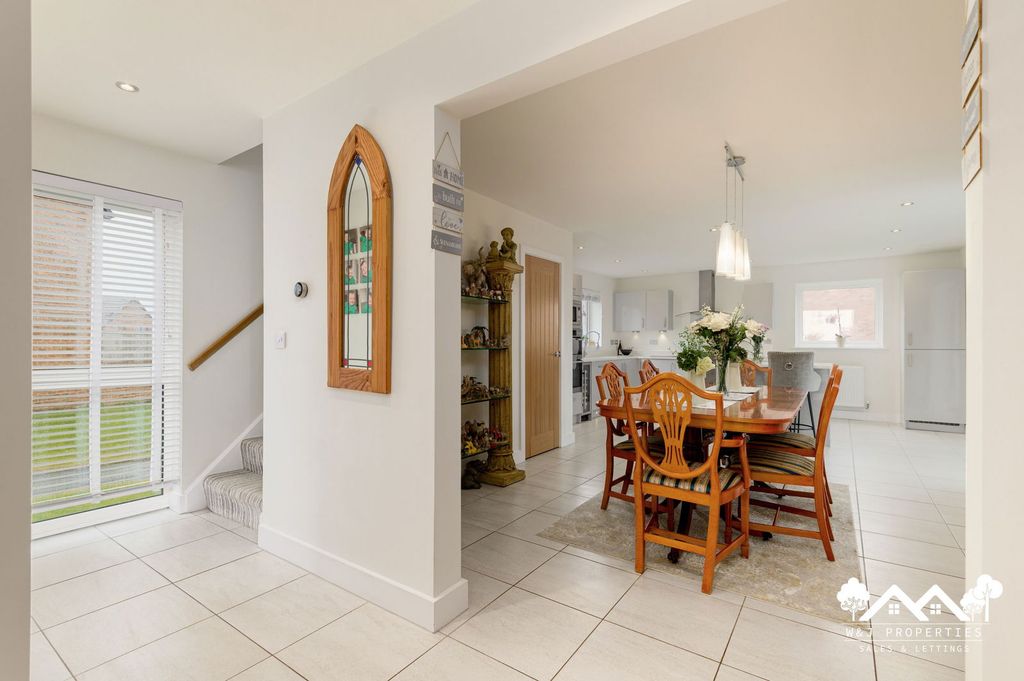 Property photo 2 of 54