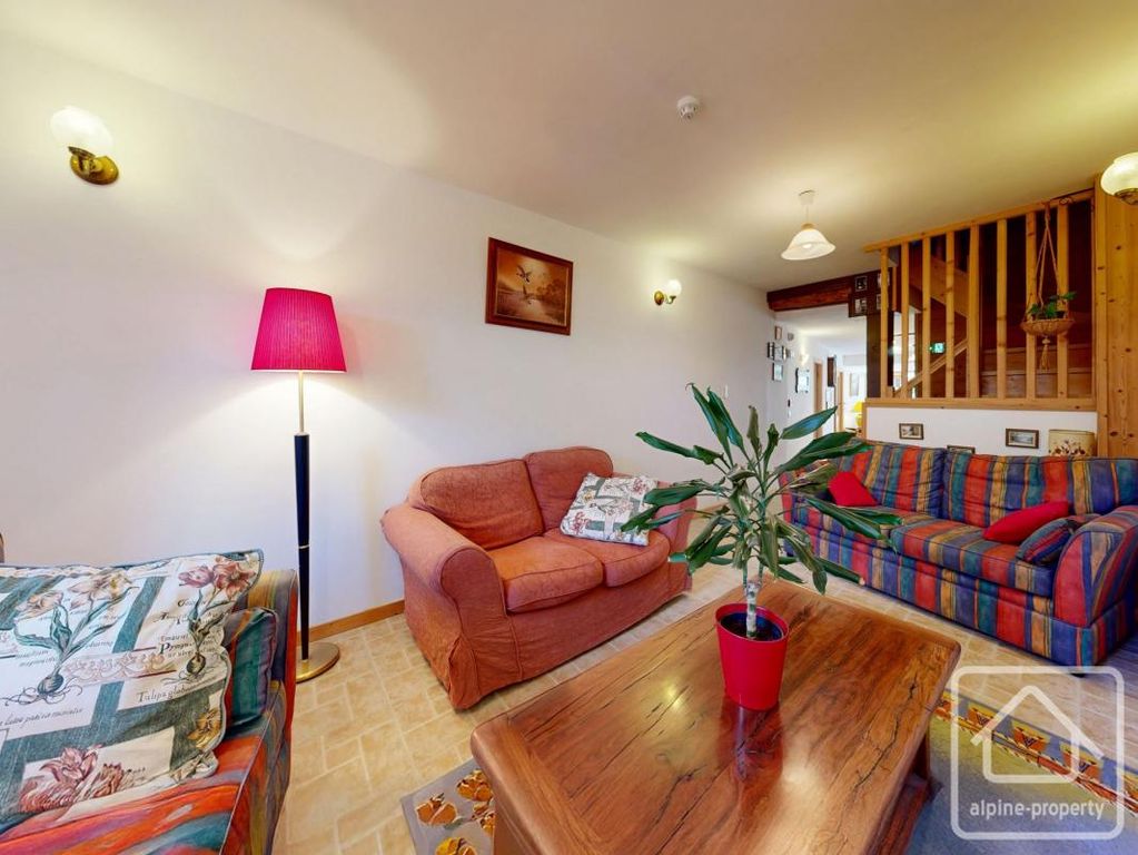 Property photo 3 of 40