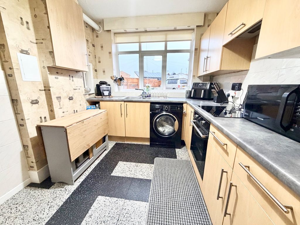 Property photo 2 of 22