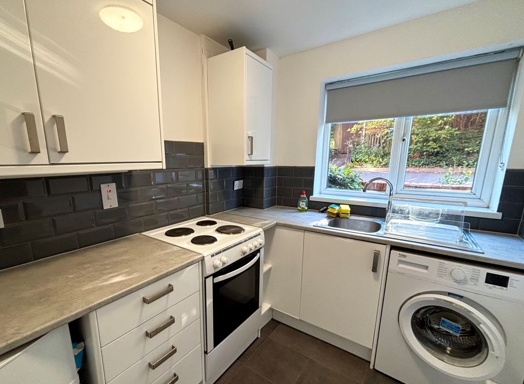 Property photo 2 of 5 Kitchen