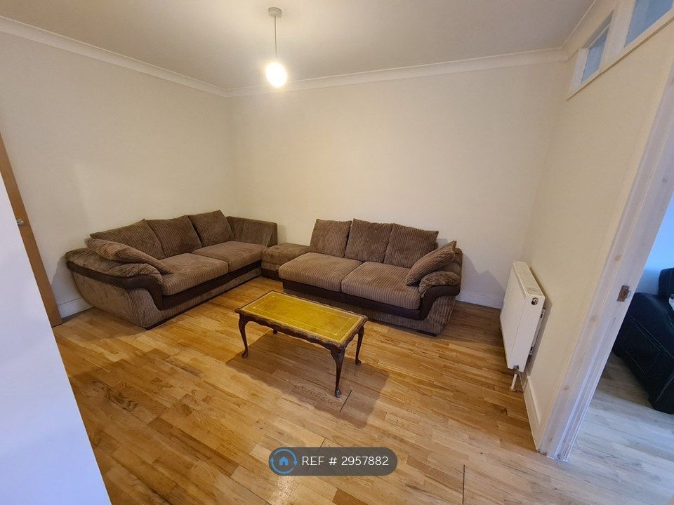 Property photo 3 of 14 Living Room