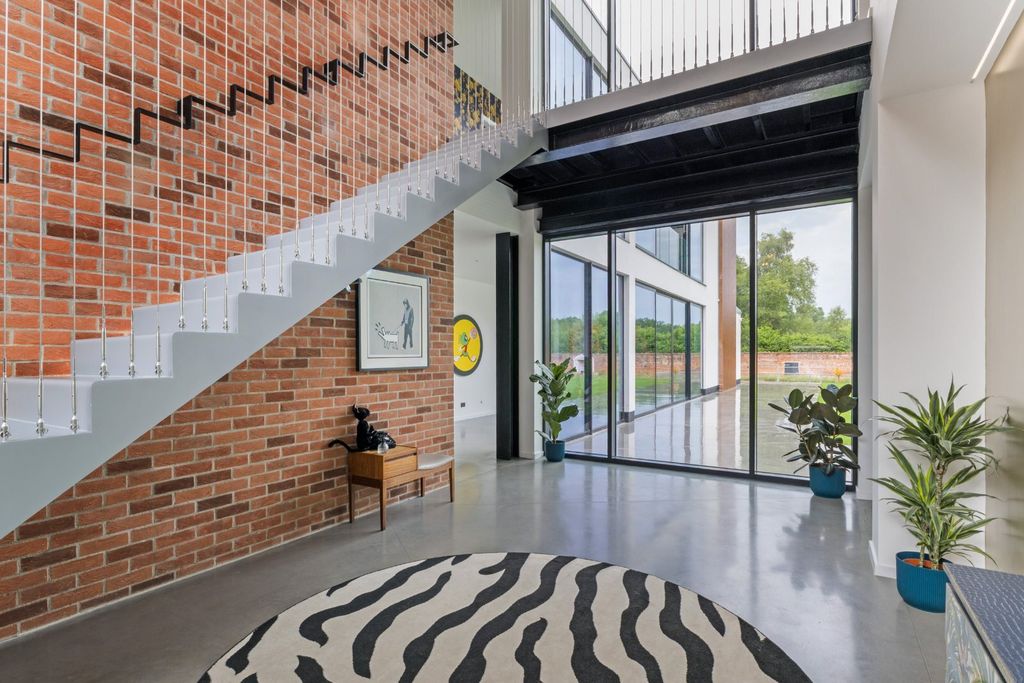 Property photo 3 of 23 Picture No. 21