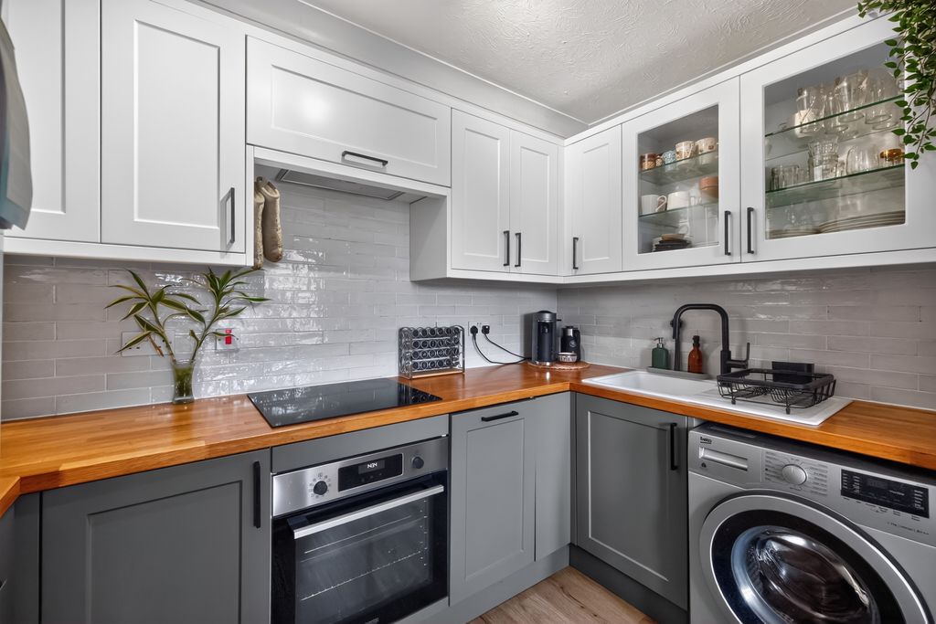 Property photo 3 of 20