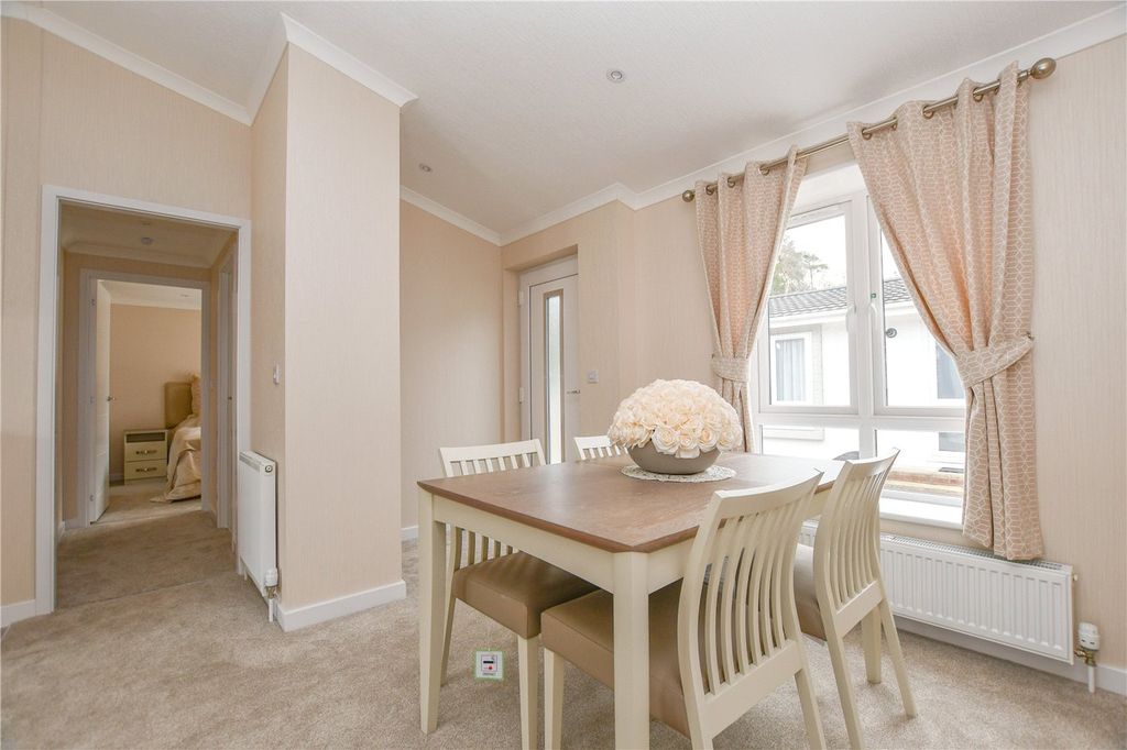 Property photo 3 of 12 Picture No. 28