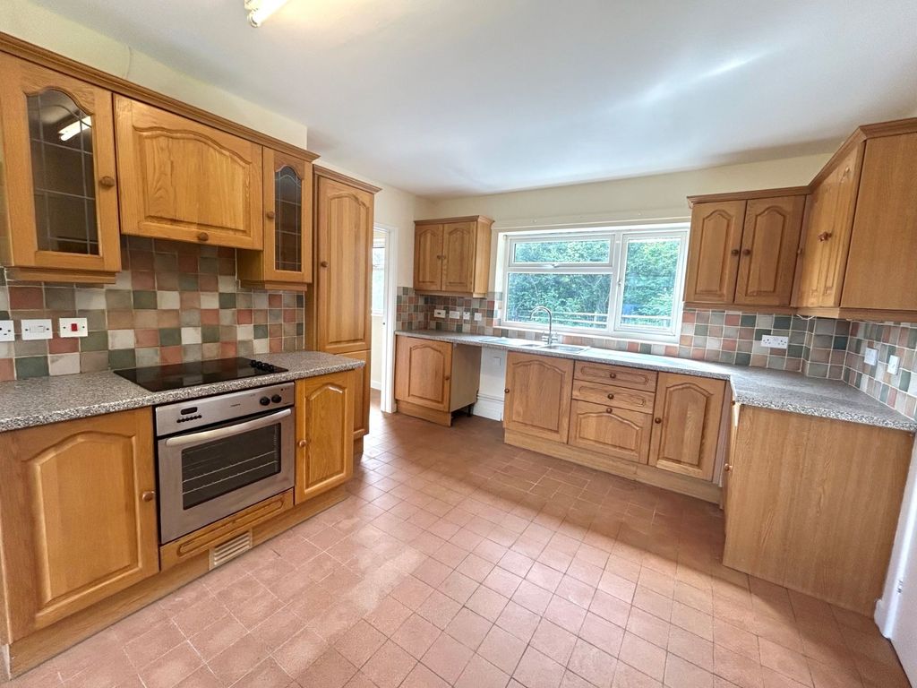 Property photo 2 of 16 Picture No. 17