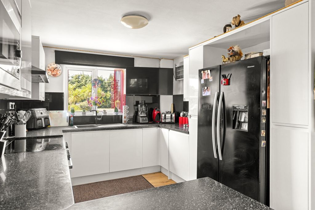 Property photo 2 of 15 Kitchen