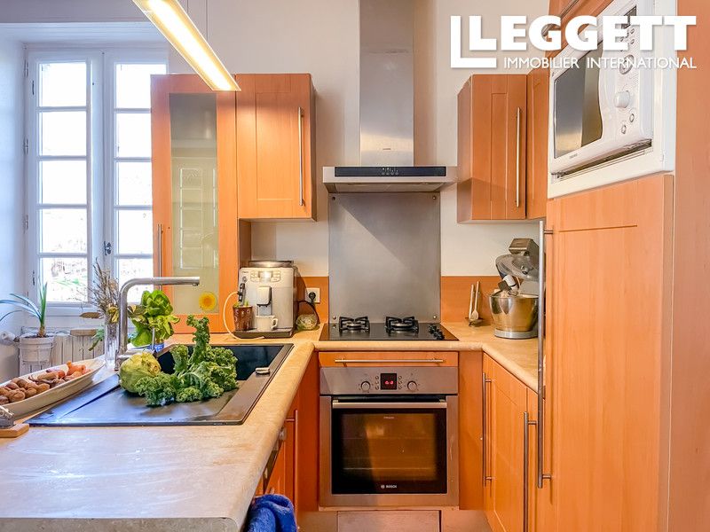 Property photo 2 of 10