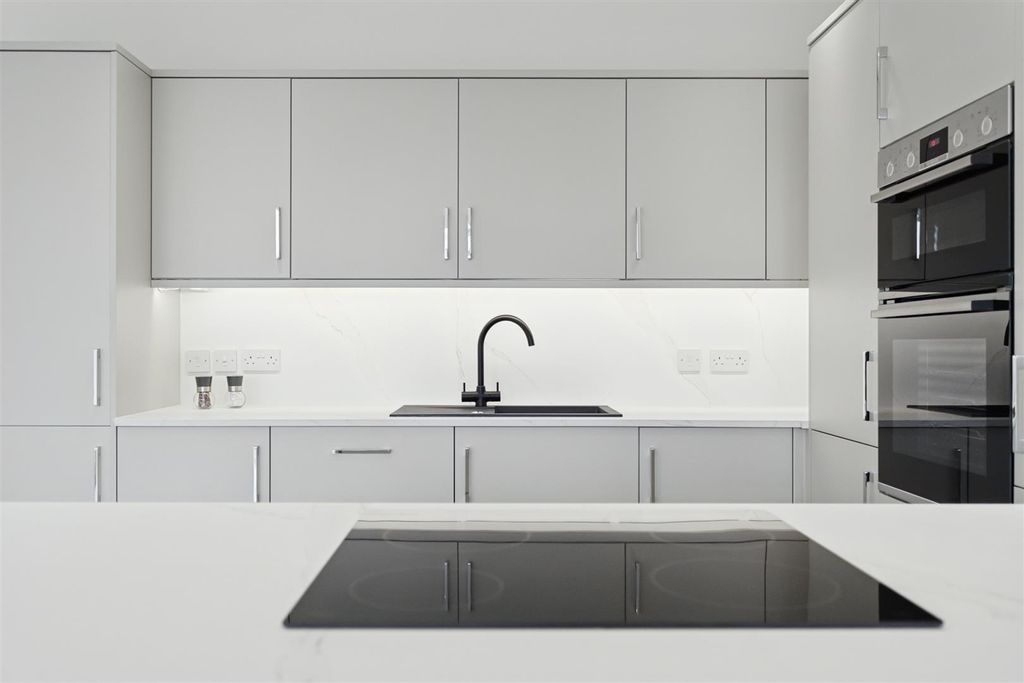 Property photo 2 of 26 Dsc03660.Jpg