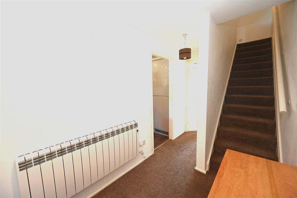 Property photo 3 of 18 Hall.Jpg