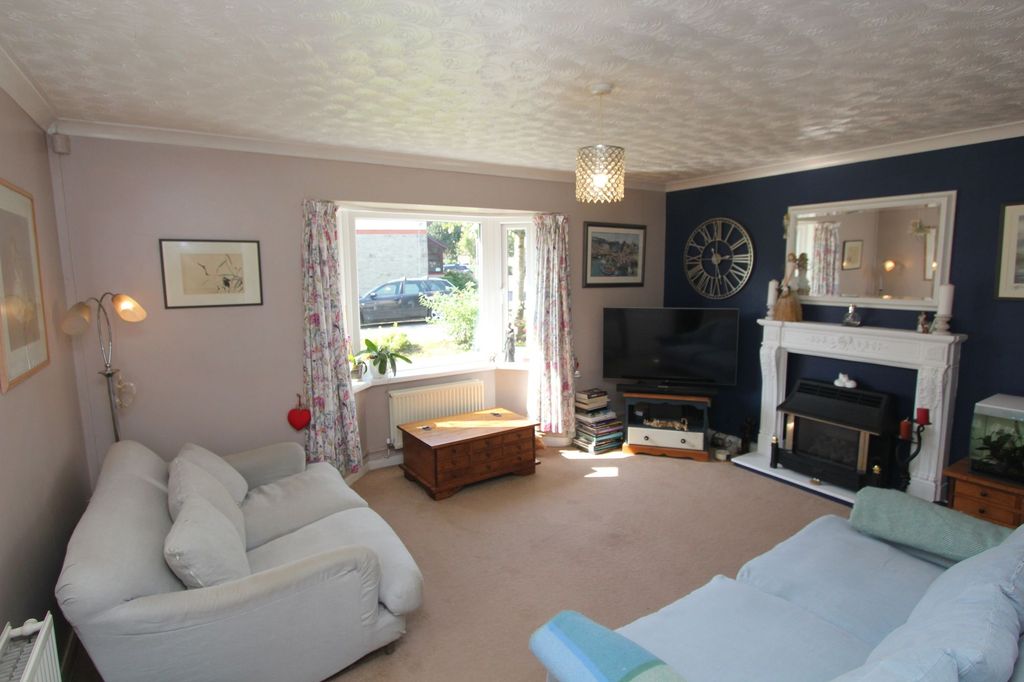 Property photo 3 of 33