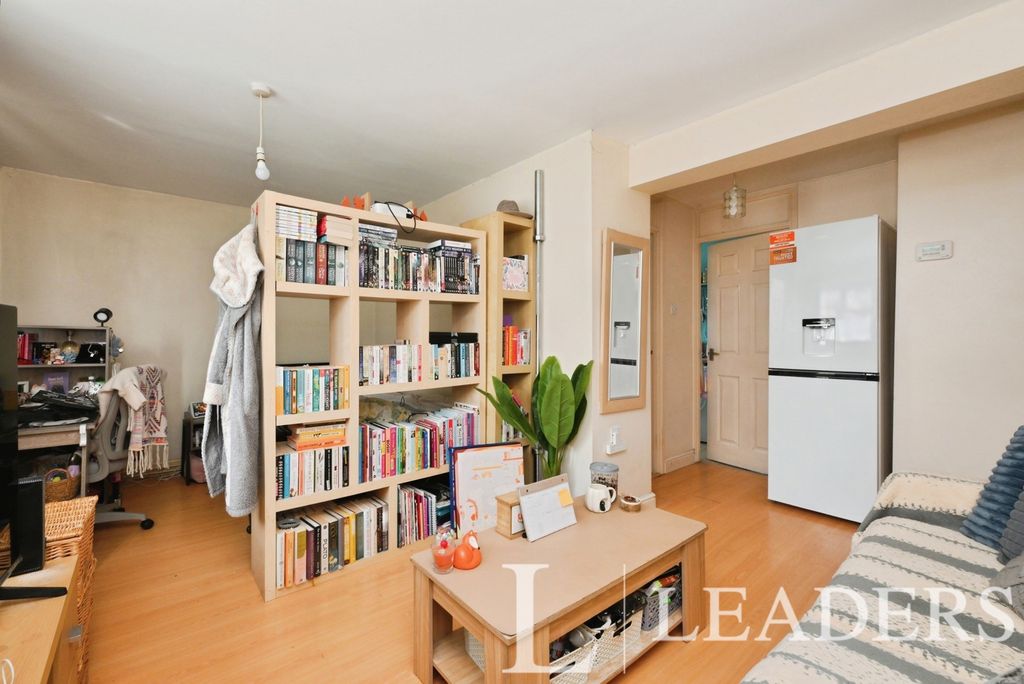 Property photo 2 of 8 Pbox-Img.Jpg