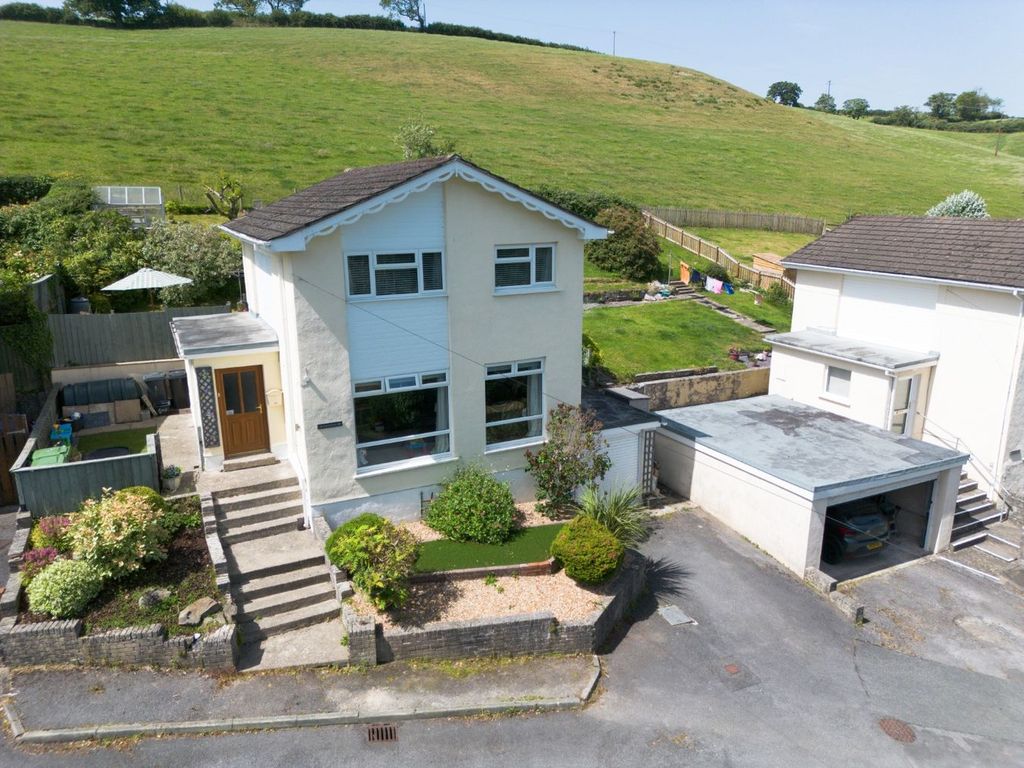 Property photo 1 of 47