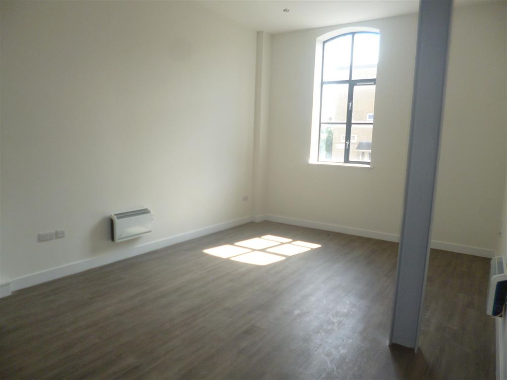 Property photo 3 of 6 P1050877.Jpg