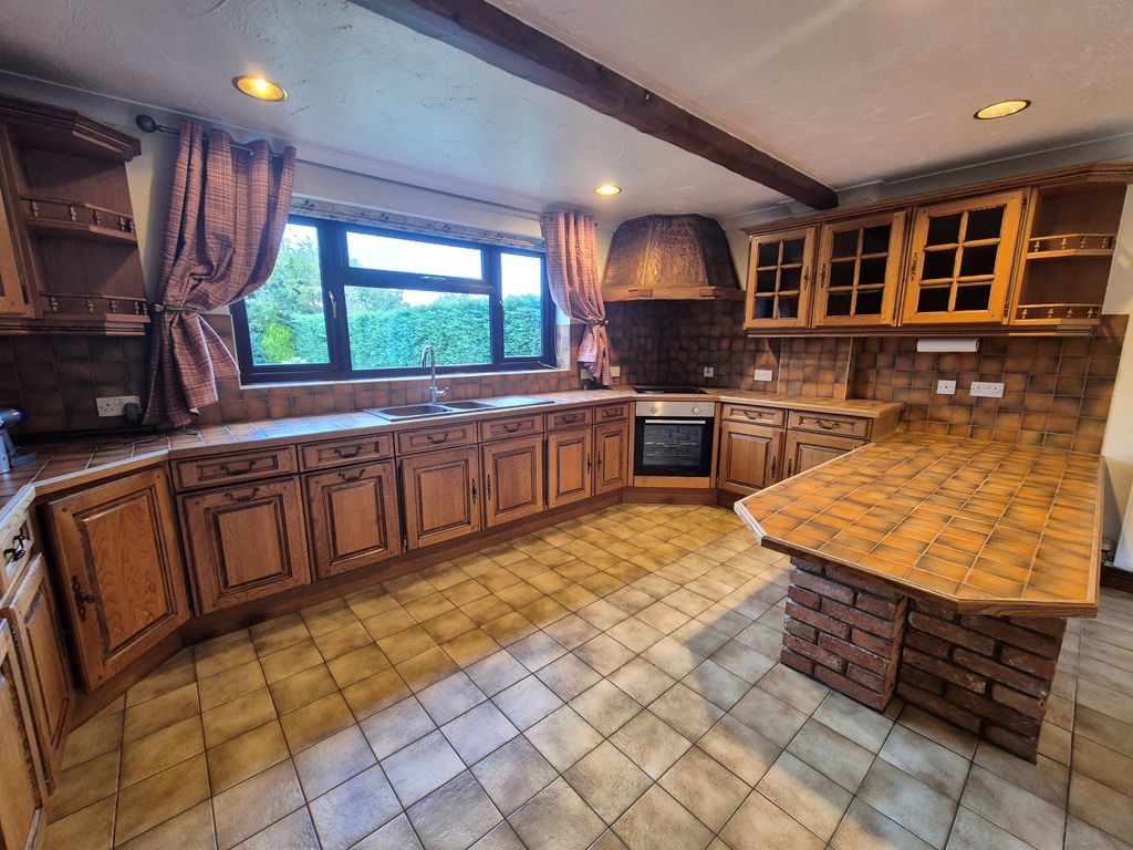 Property photo 2 of 12 Image