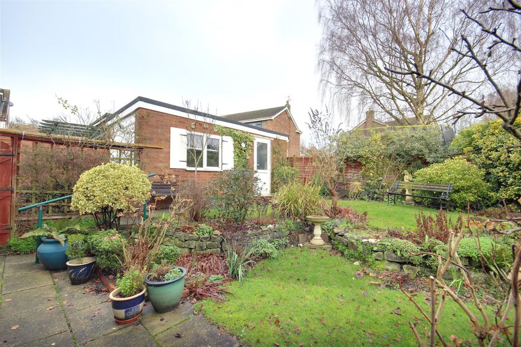 Property photo 2 of 19 Parklands Drive (7).Jpg