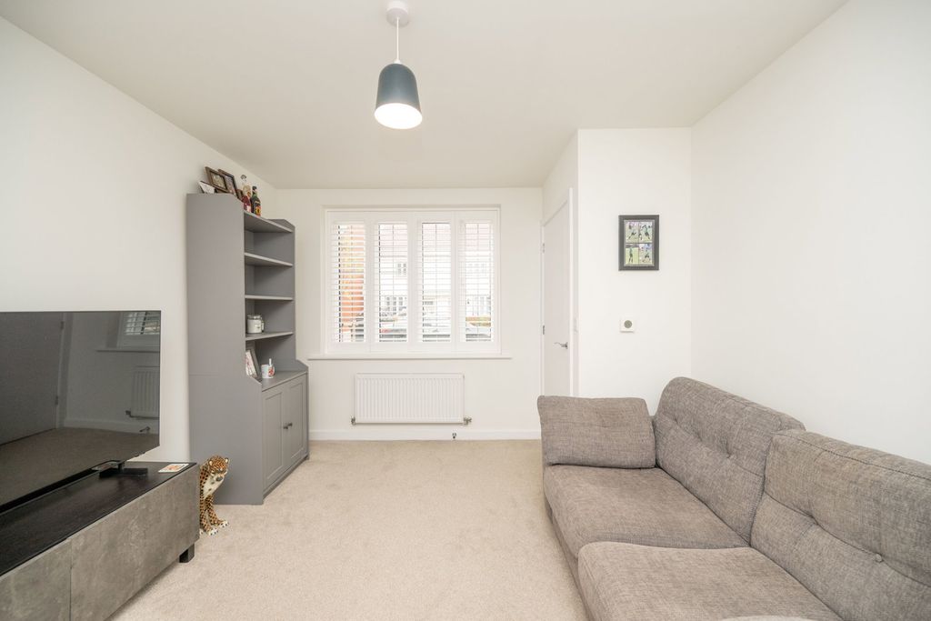 Property photo 3 of 22