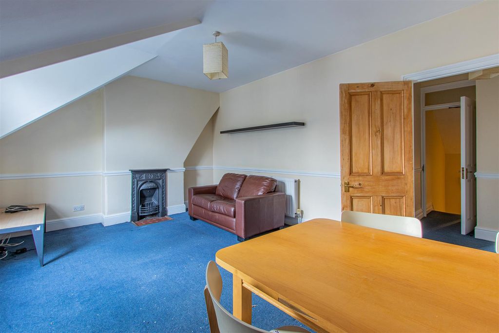 Property photo 2 of 11 Princes Street 5c-10.Jpg