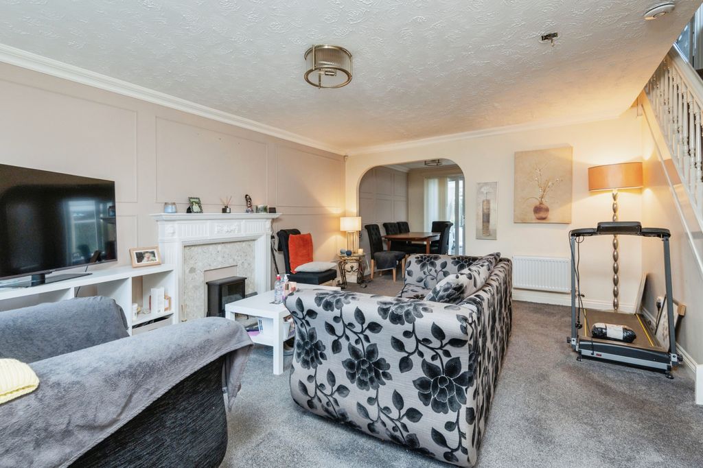 Property photo 2 of 14