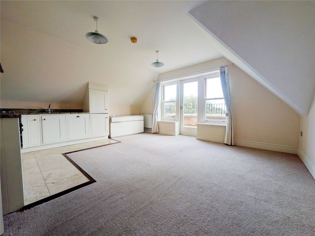 Property photo 3 of 10 Picture No. 02